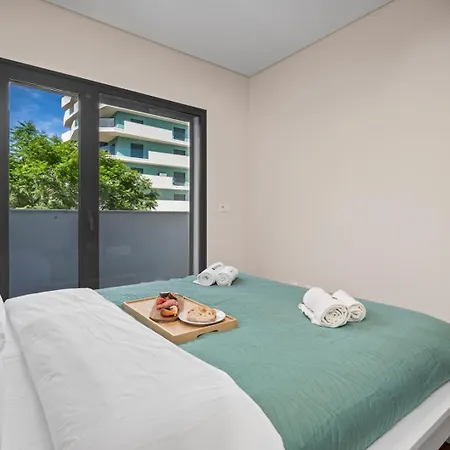 Lägenhet Rooftop Pools & Balcony Haven By Hostwise Pontes de Marchil