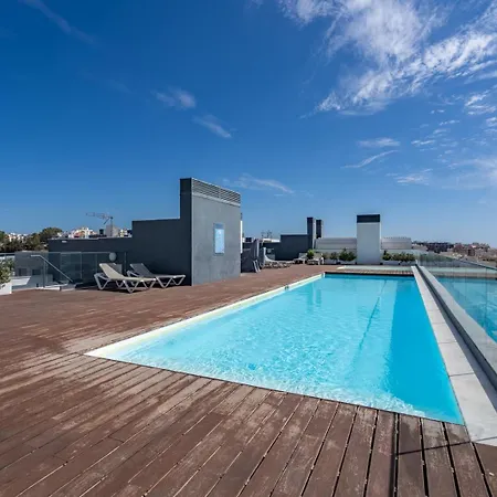 Apartmán Rooftop Pools & Balcony Haven By Hostwise *
