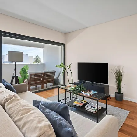 Lägenhet Rooftop Pools & Balcony Haven By Hostwise *