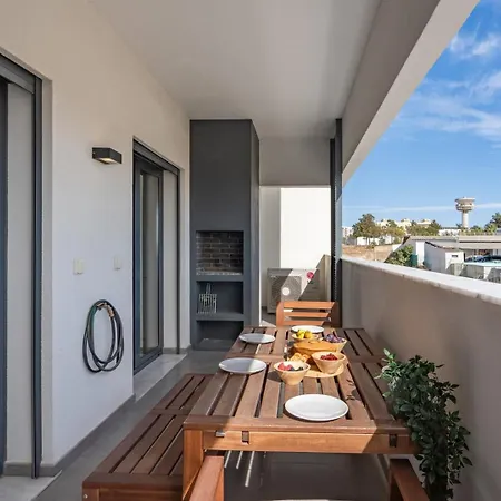 Rooftop Pools & Balcony Haven By Hostwise Apartmán