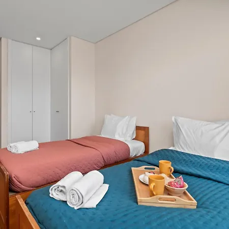 Apartamento Rooftop Pools & Balcony Haven By Hostwise Pontes de Marchil