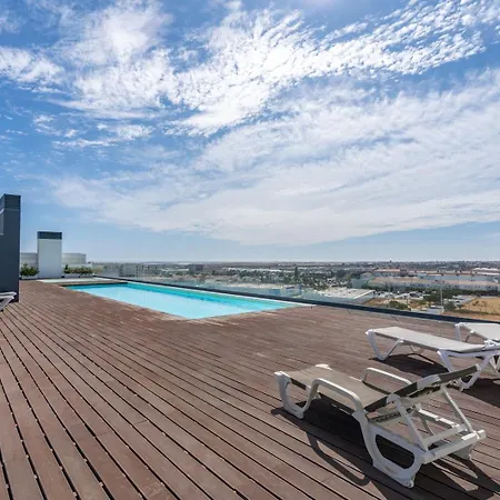 Apartamento Rooftop Pools & Balcony Haven By Hostwise Pontes de Marchil
